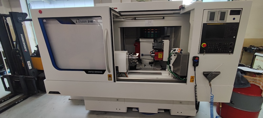 CNC otvorová bruska Studer S100